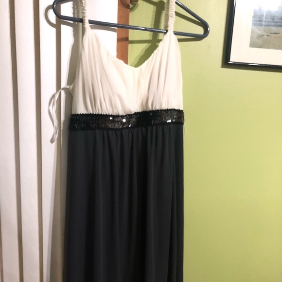 Party dress - Picture 1 of 3